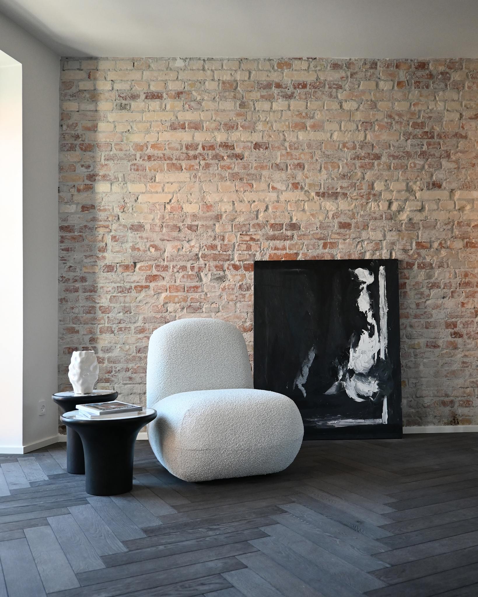 Trumpet Table Tall (Calacatta) 2 Trumpet Table Tall (Calacatta) - imagine 2