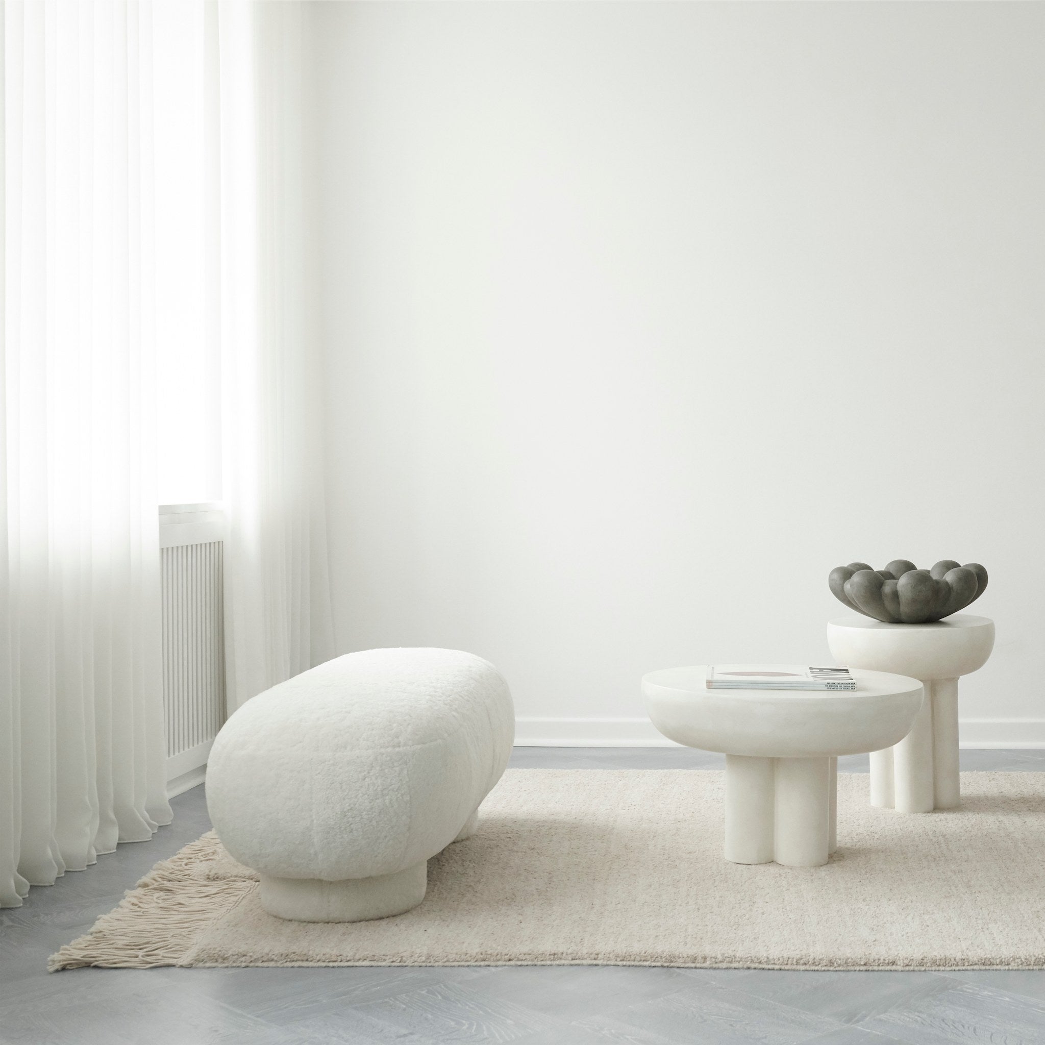 Crown Table Low (Bone White) 3 Crown Table Low (Bone White) - imagine 3