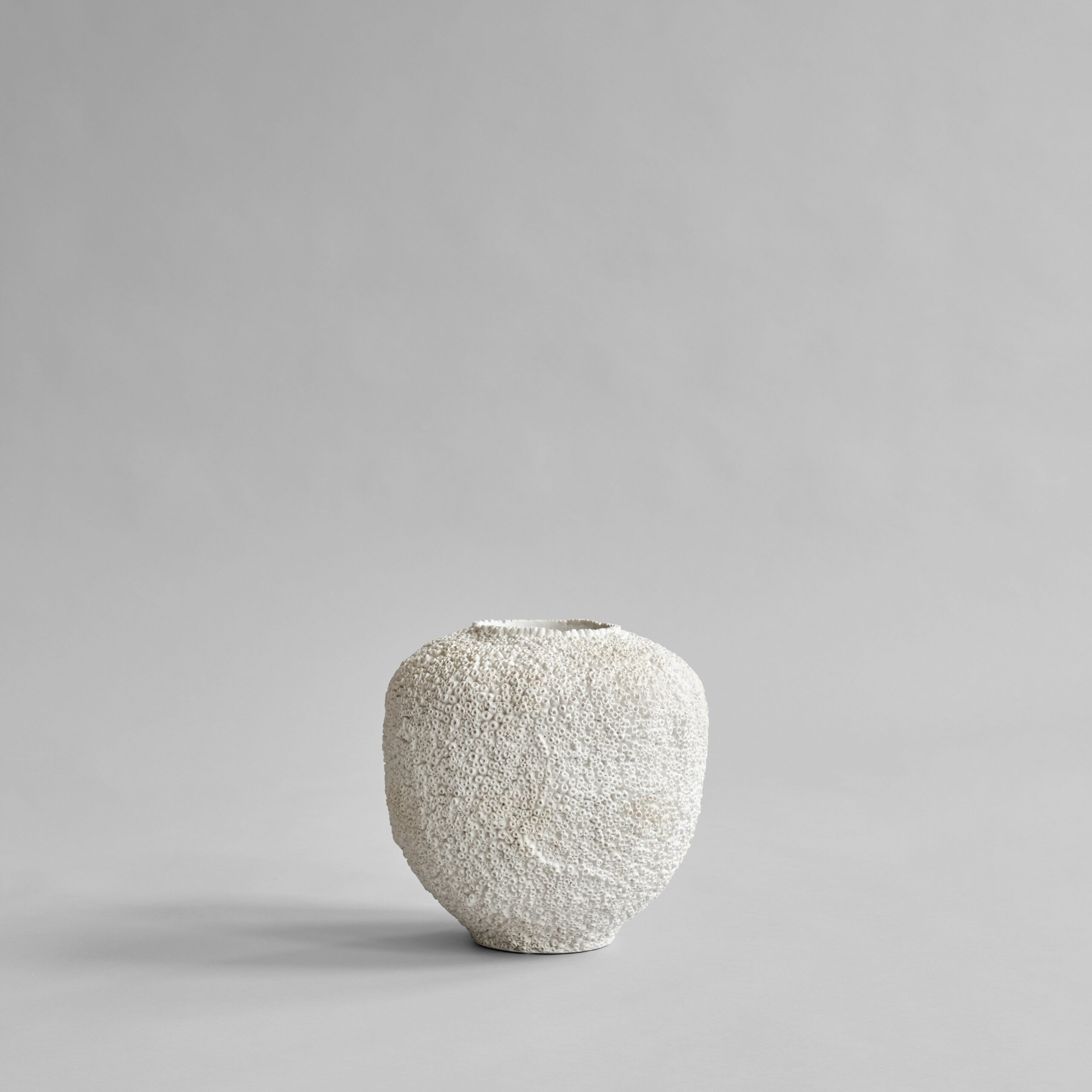 Sunao Vase, Medio - Beehive - Birch 1 Sunao Vase, Medio - Beehive - Birch