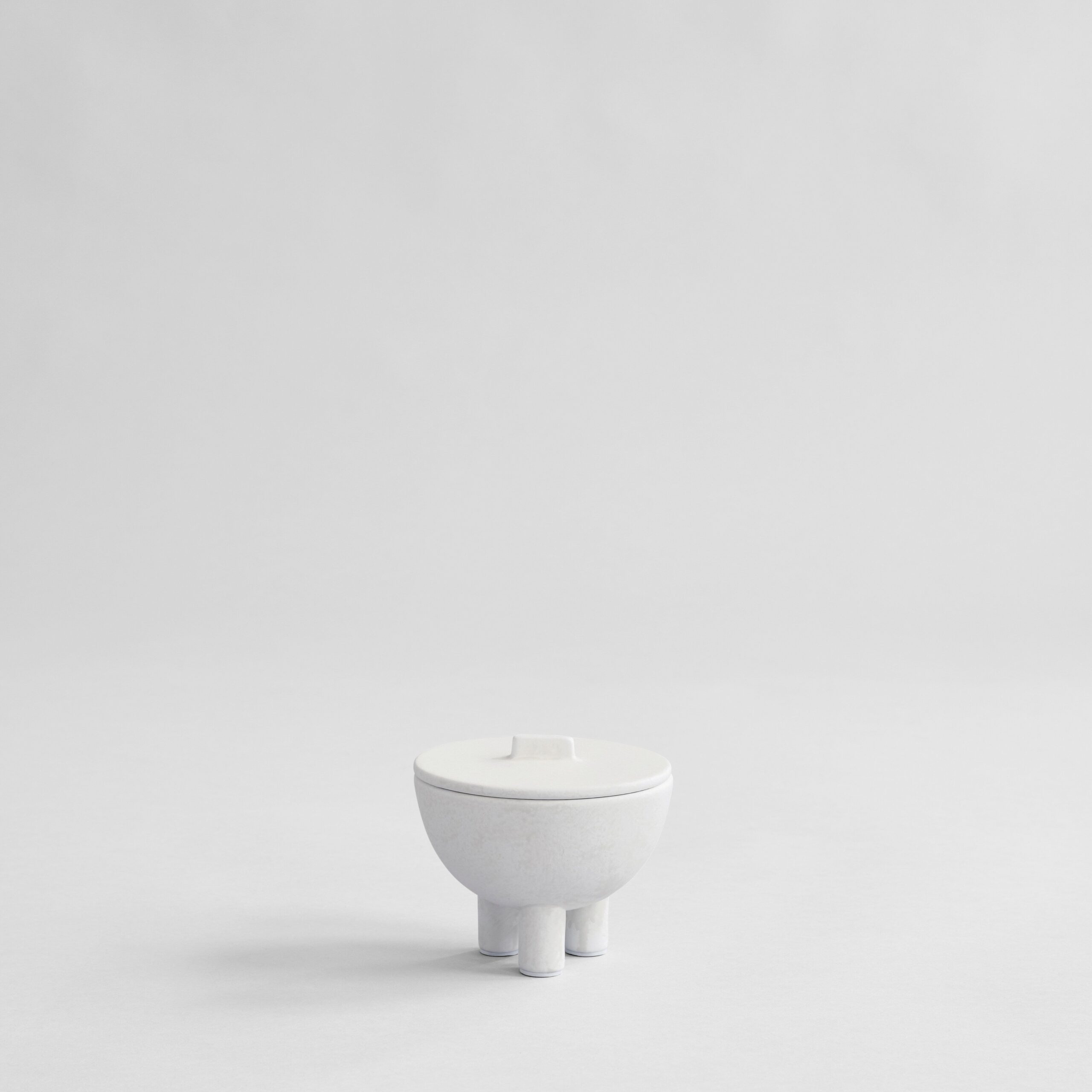Duck Jar, Medio - Bone White - Coffee 1 Duck Jar, Medio - Bone White - Coffee