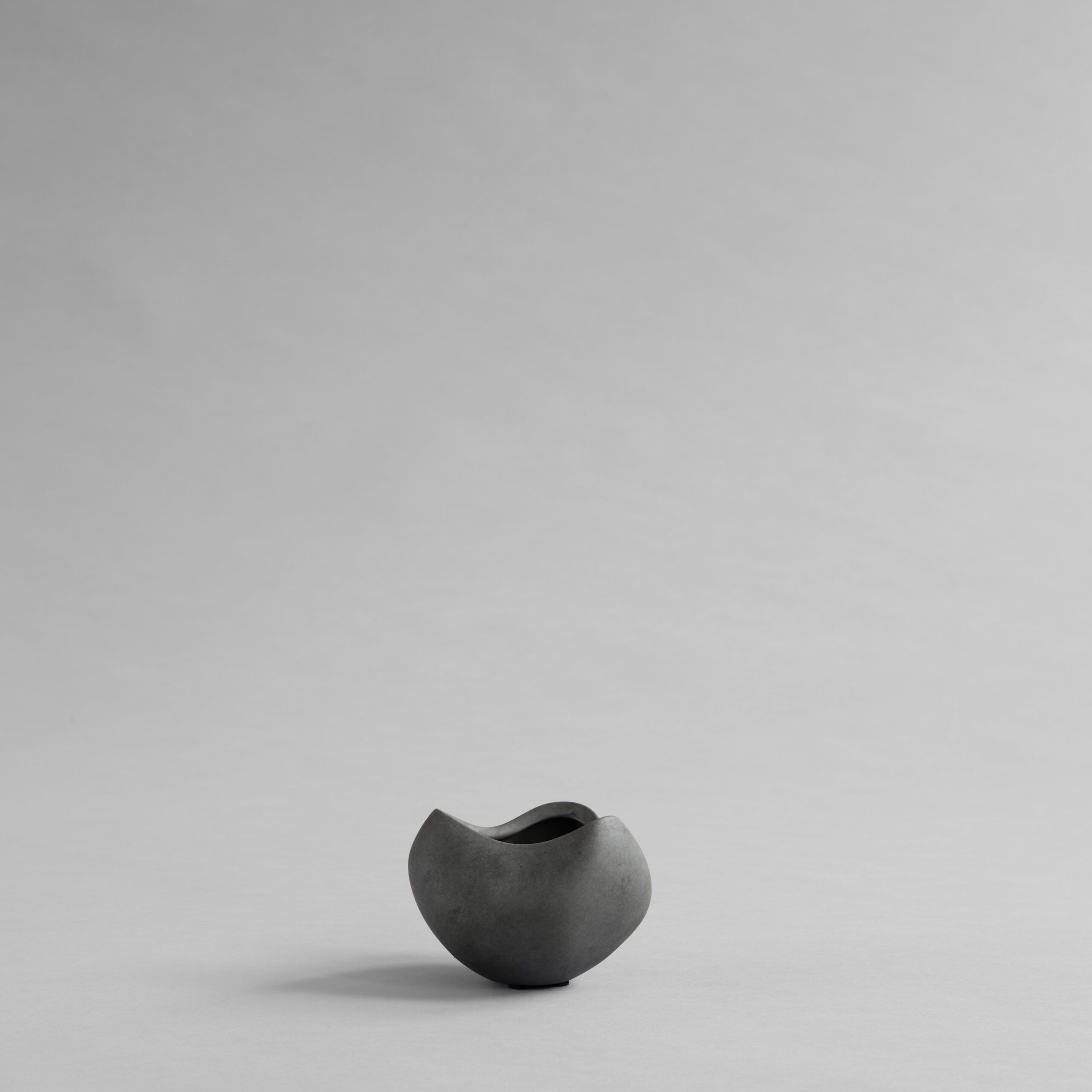 Dawn Floor Lamp - Oxidized - Dark Grey 1 Dawn Floor Lamp - Oxidized - Dark Grey