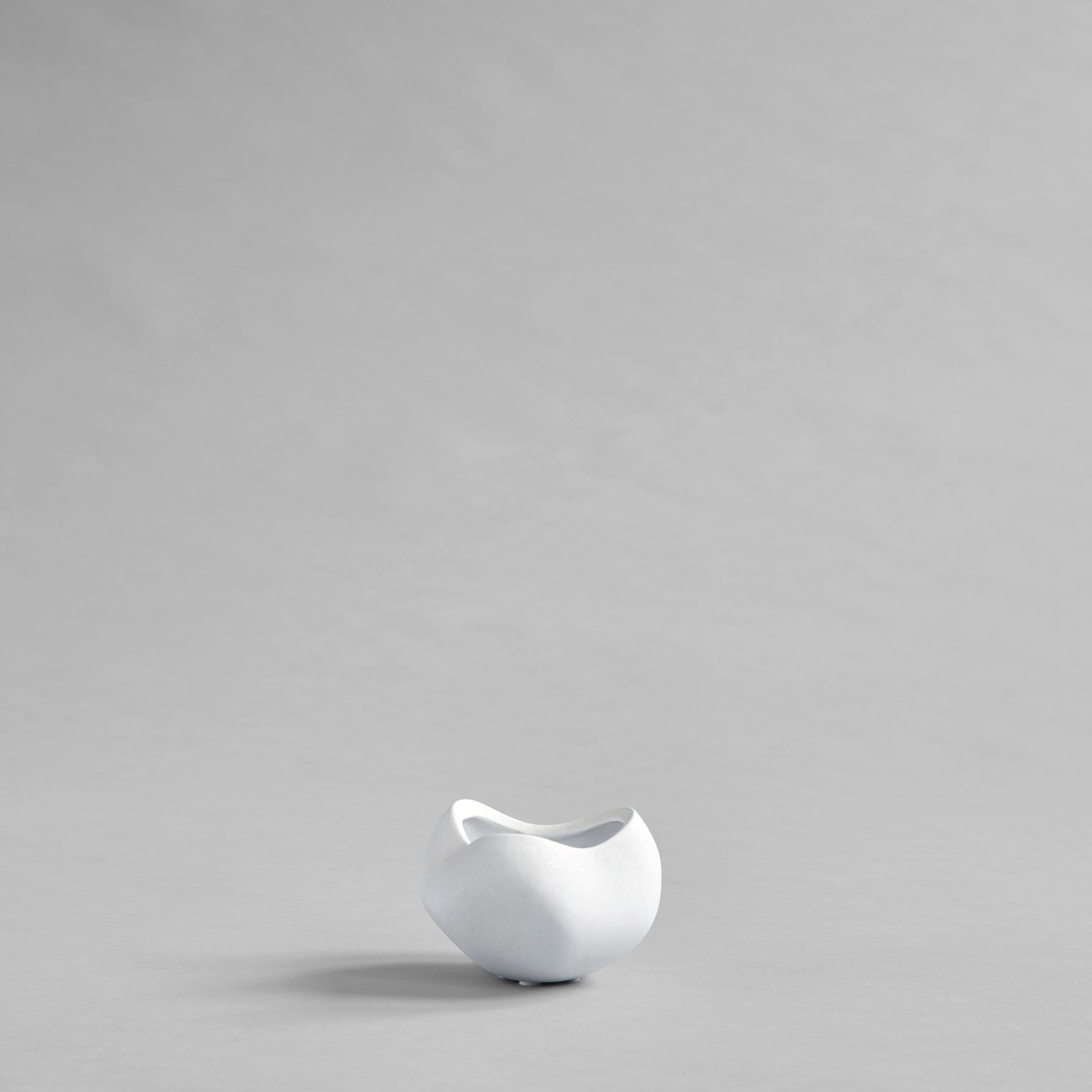 Curve Bowl, Mini - Bone White - Dark Grey 1 Curve Bowl, Mini - Bone White - Dark Grey